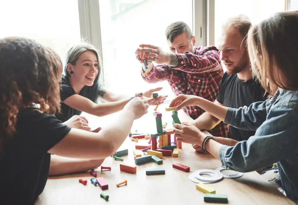 Comment un jeu de société personnalisable transforme vos événements d’entreprise ?